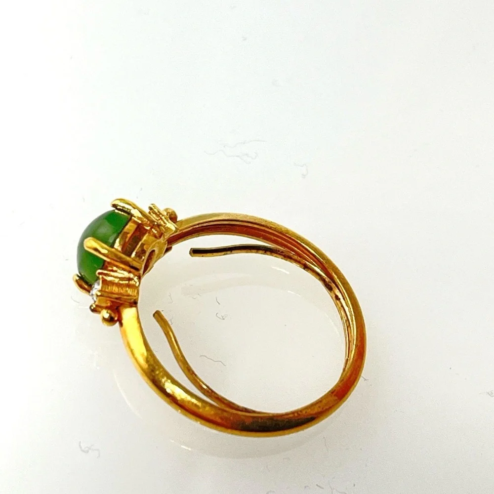 Vintage Jade Oriental Gold Setting Ring